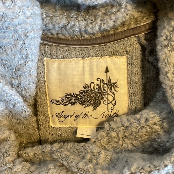 Angel Of The North Sweater - Picture 6 of 9